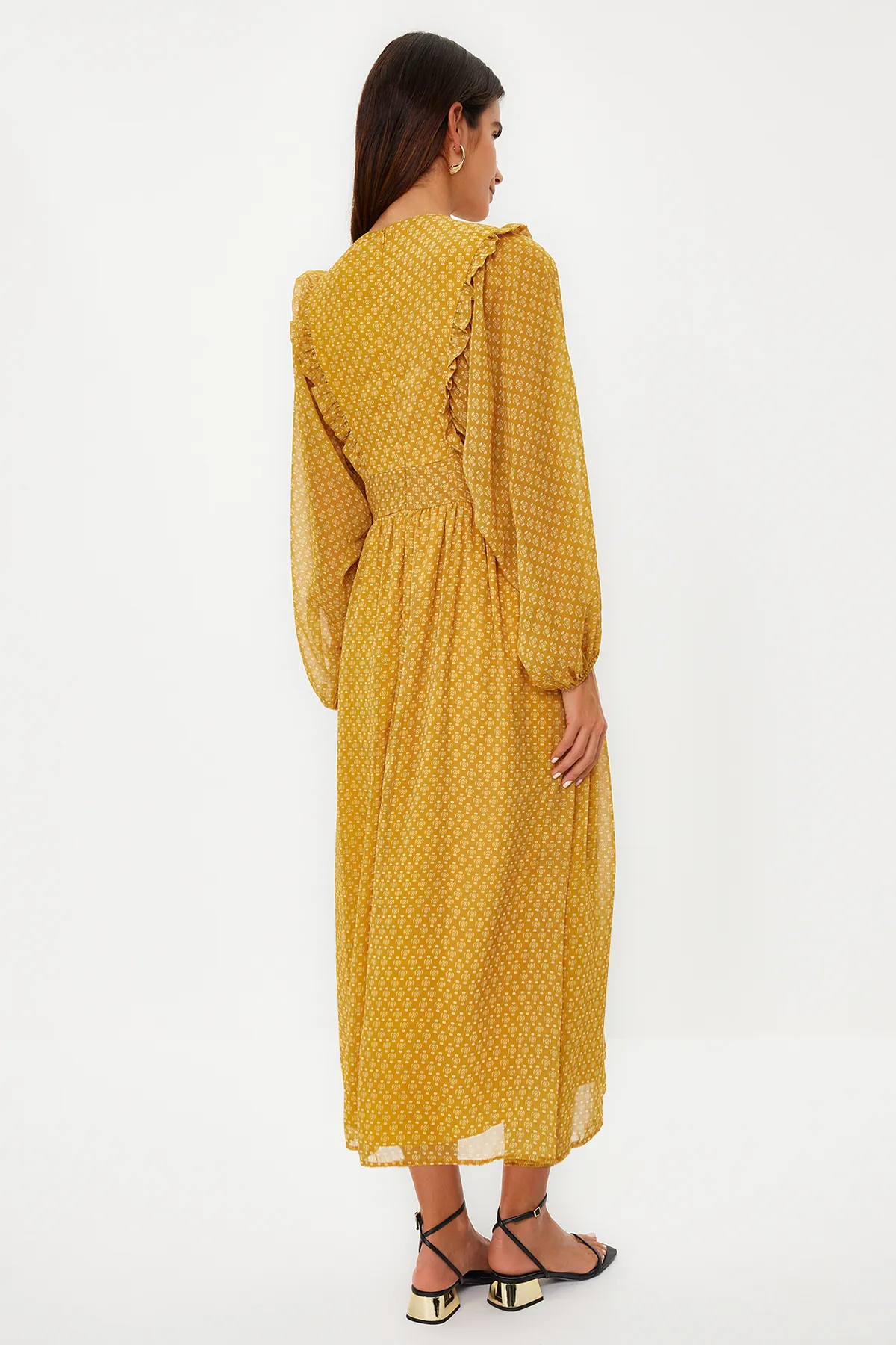 Trendyol Modest  Senfgelbes, minimal gemustertes, mit Chiffon gefüttertes Webkleid TCTSS24EB00035