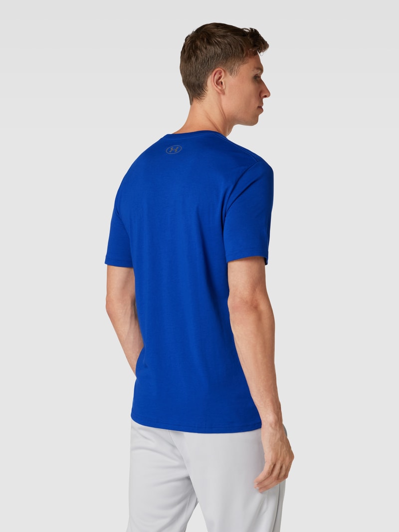 T-Shirt mit Label-Print in royalblau
