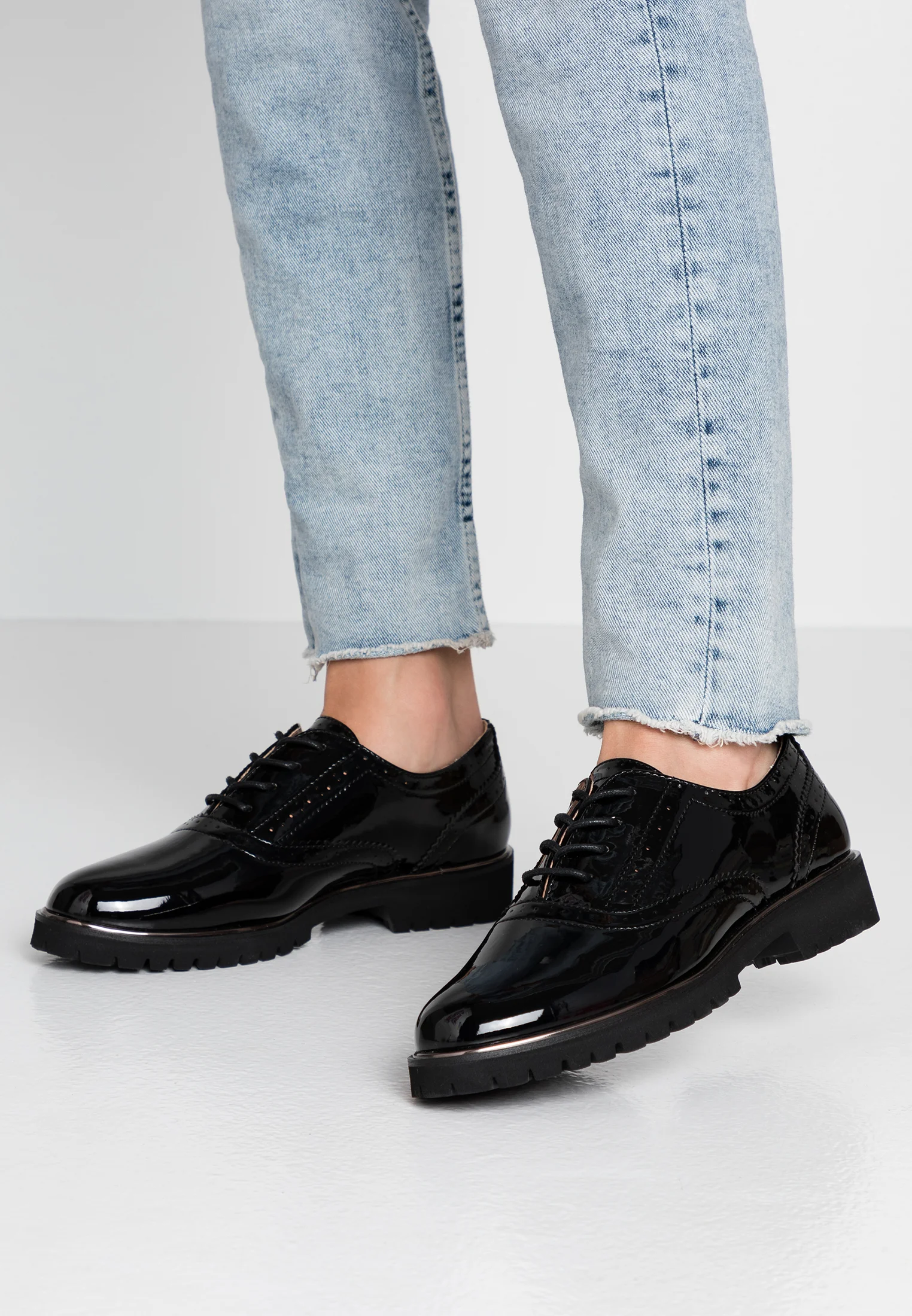 Zapatos con cordones de Anna Field