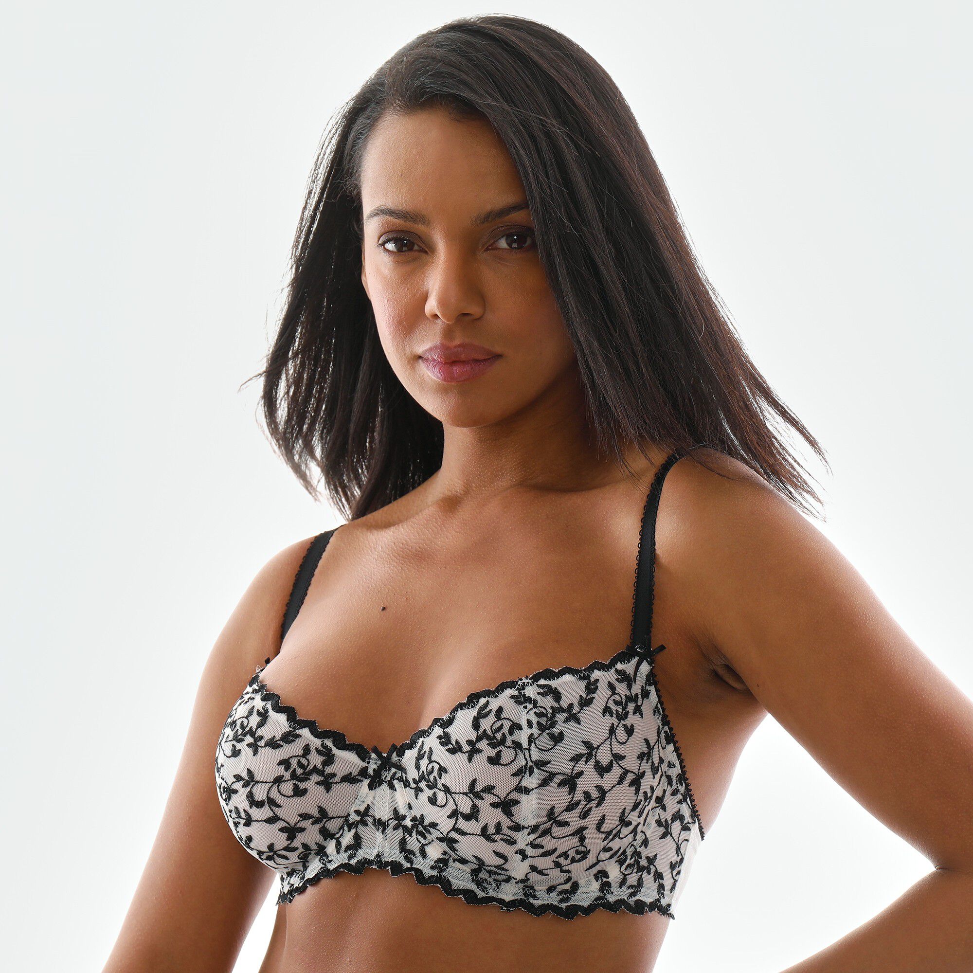 Soutien-gorge tulle brodé forme corbeille Keokea – avec armatures