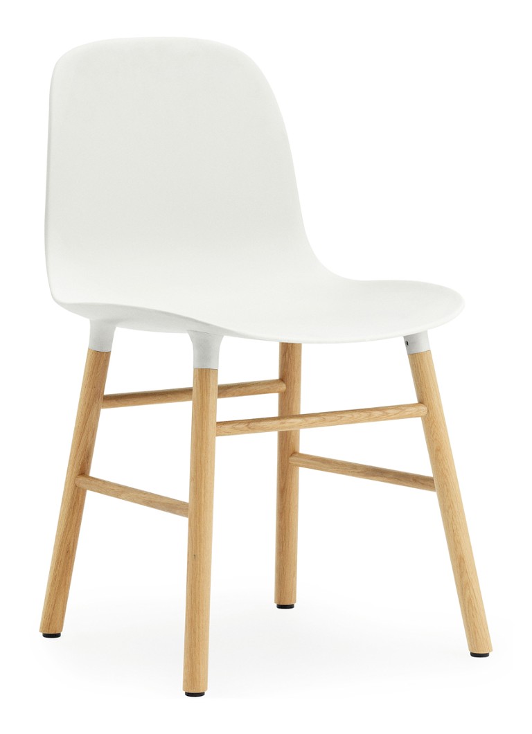 Chaise Normann Copenhagen Form avec piètement en chêne