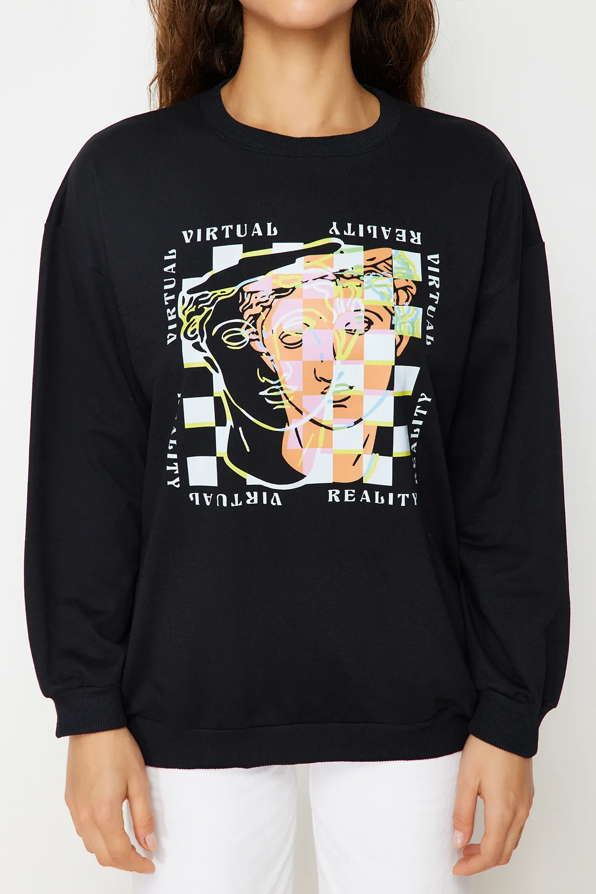 Trendyol Collection  Schwarzes bedrucktes Oversize-Sweatshirt aus Strick