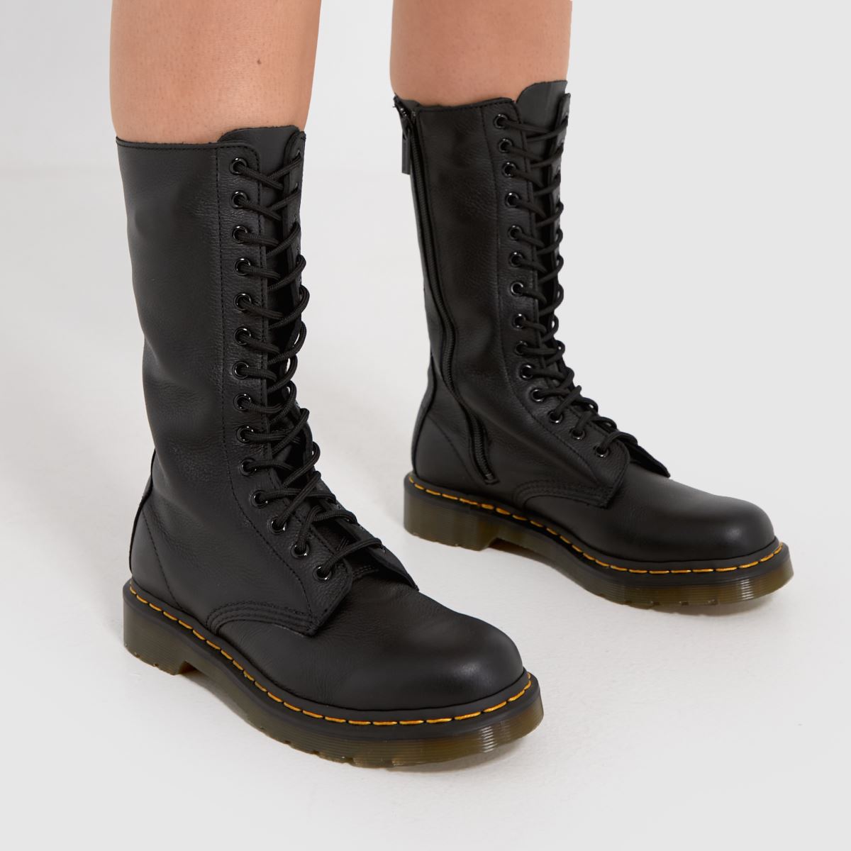Dr Martens 1b99 stövlar i svart