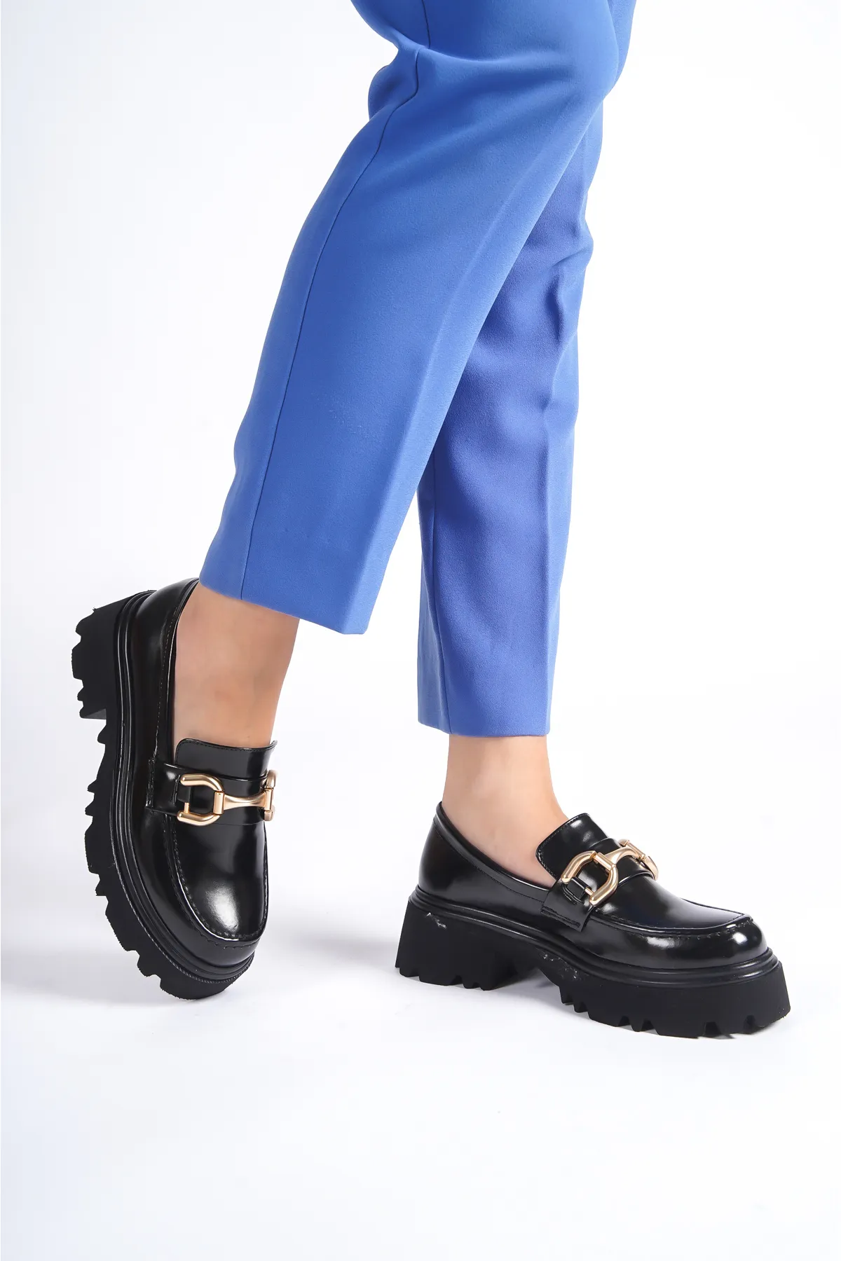 Capone Outfitters  Damen-Loafer mit runder Zehenpartie