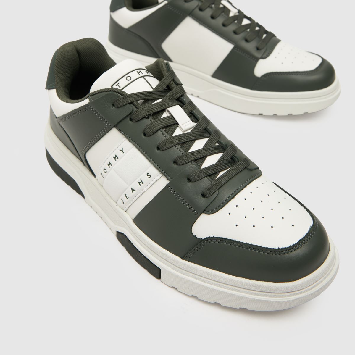 Tommy Jeans – Vita och gröna lädersneakers med cupsole 2.0