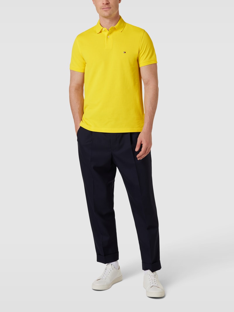Poloshirt mit Label-Stitching in gelb