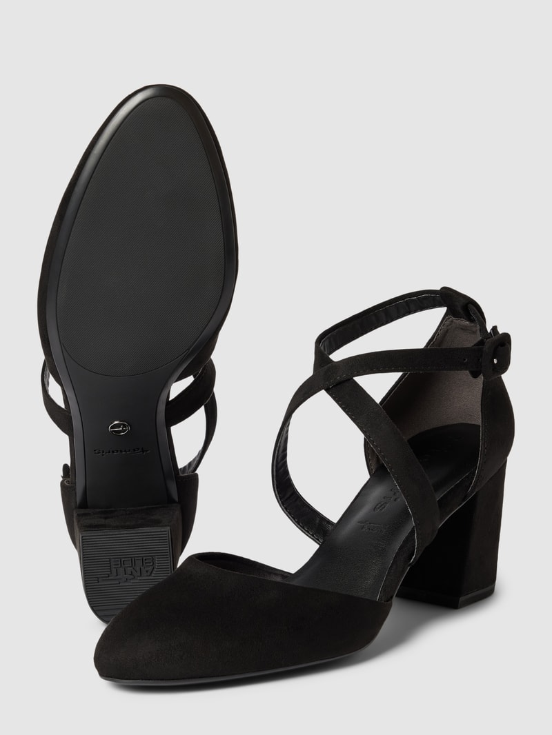 Pumps mit Dornschließe in schwarz