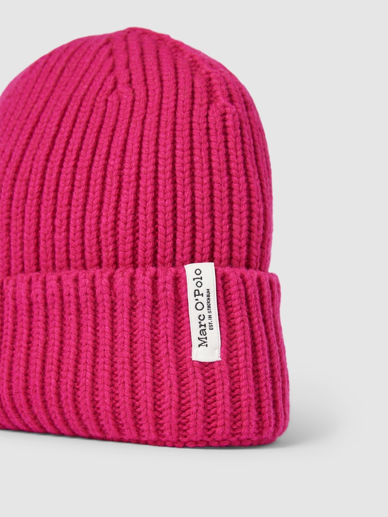 Beanie mit Label-Patch in pink