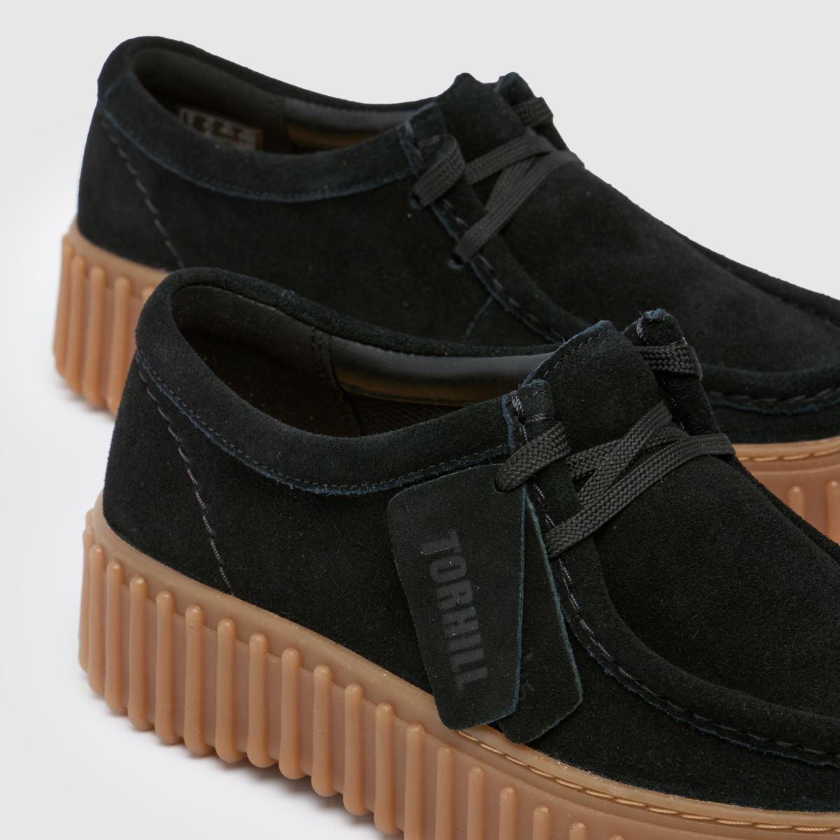 Clarks – Torhill – Svarta platta skor med bee-motiv