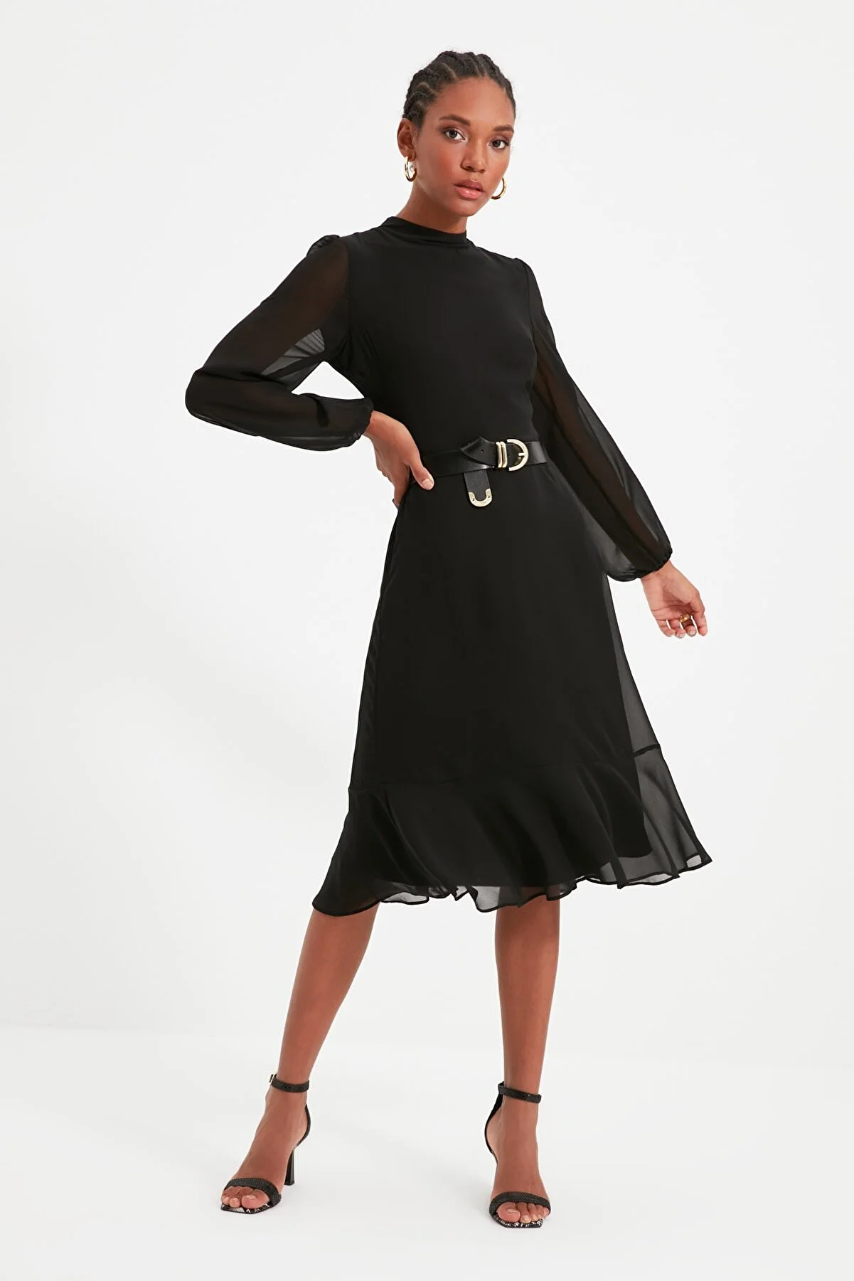 Trendyol Collection  Schwarzes A-Linien-Midikleid aus Chiffon mit Stehkragen und Futter TWOAW20EL1313