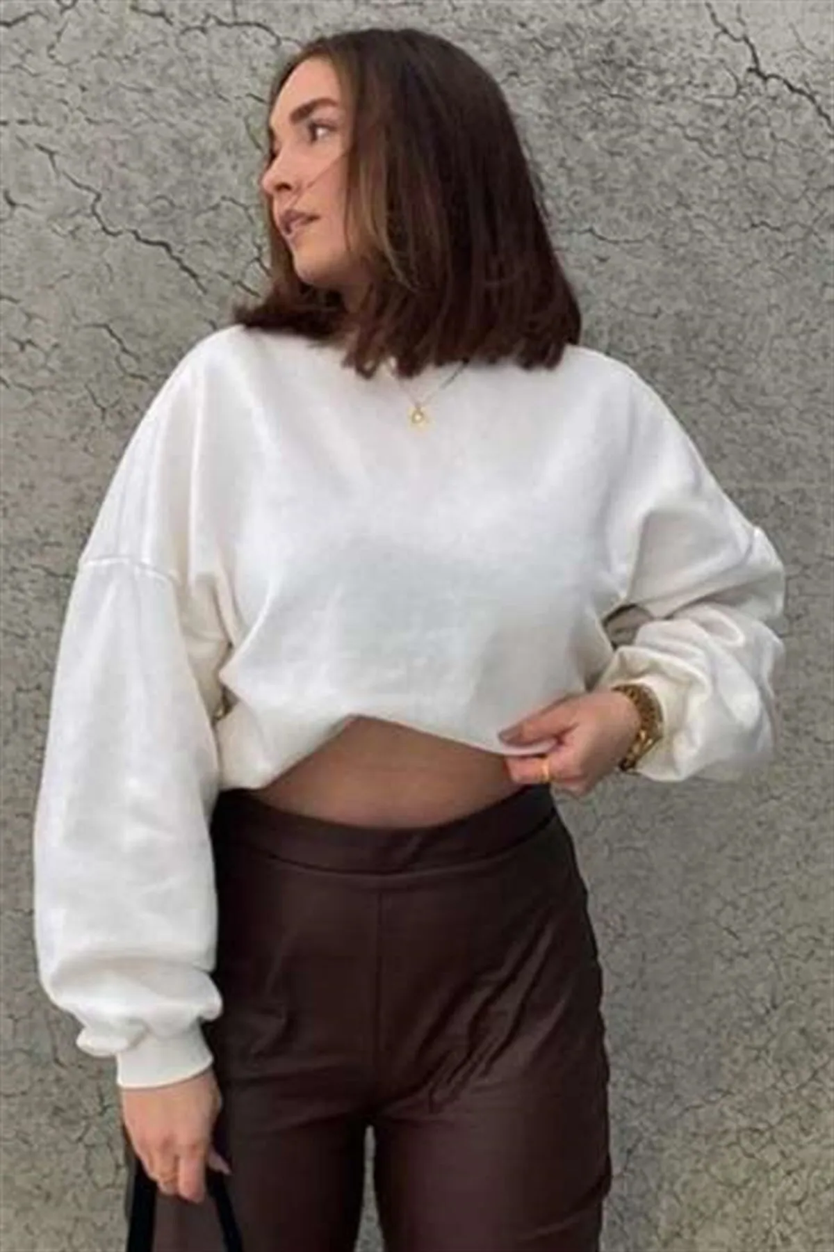 Madmext  Ecrufarbenes Basic-Sweatshirt mit Rundhalsausschnitt Mg1559