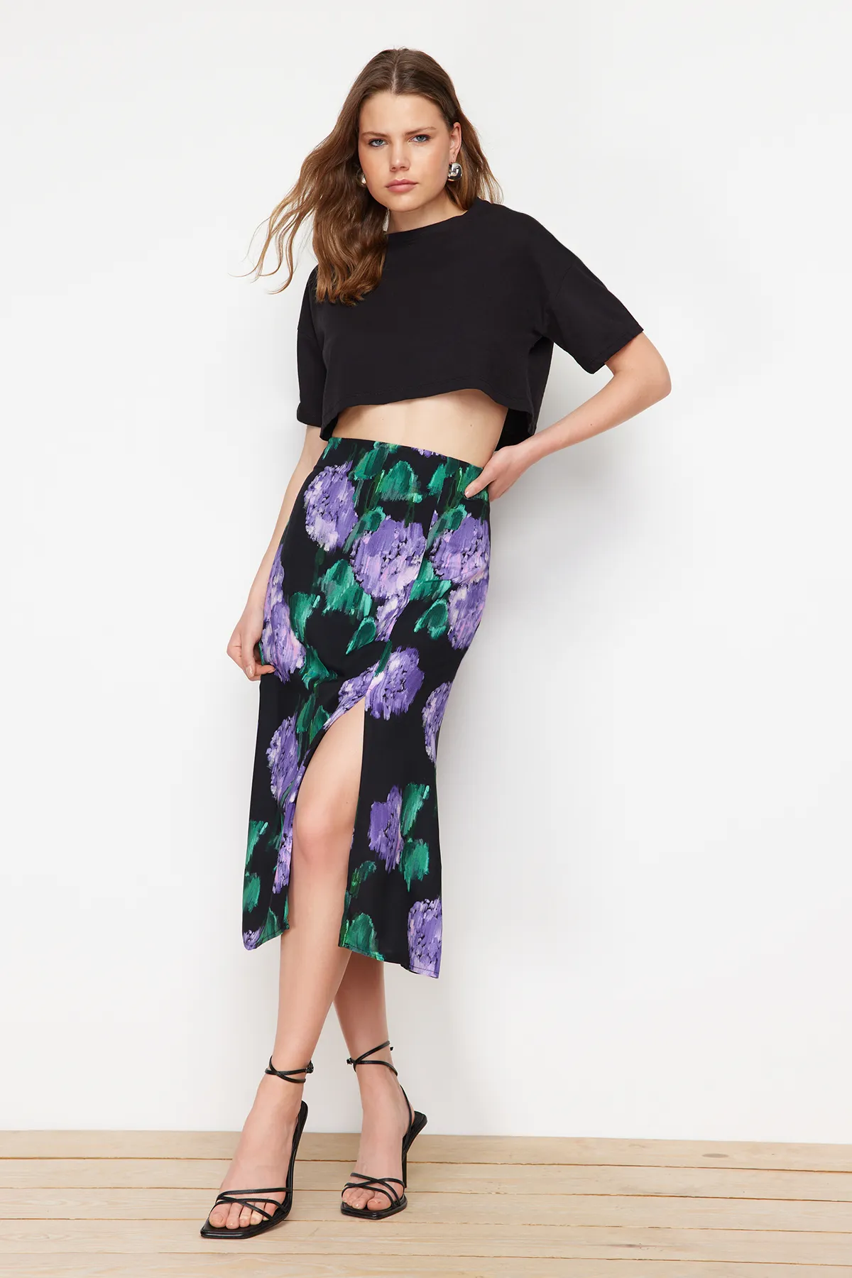 Trendyol Collection  Lilafarbener gemusterter Midi-Webrock aus Viskosestoff mit Schlitzdetails TWOAW22ET0447