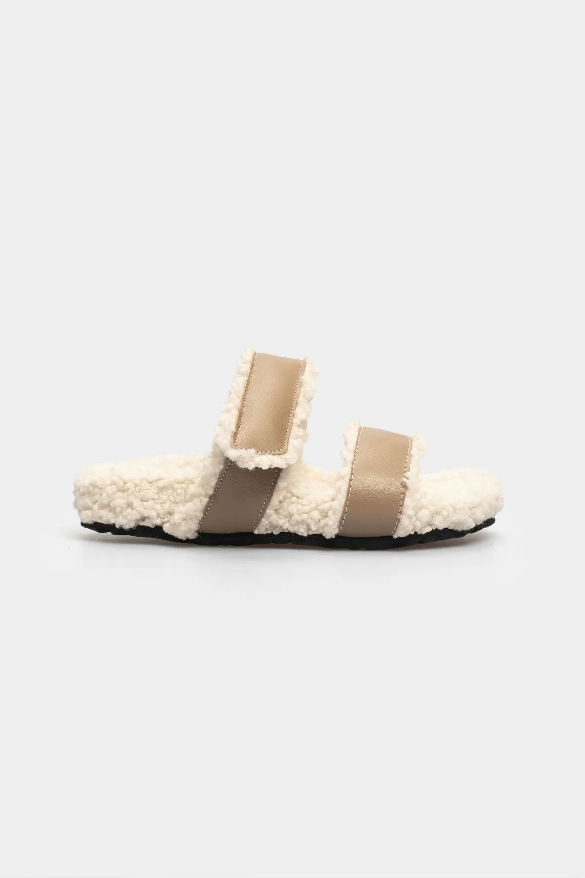 NİŞANTAŞI SHOES  Barrow Damen-Hausschuhe in Dunkelbeige mit mattem Klettverschluss und flacher Sohle