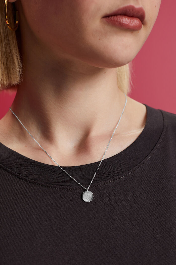 Halskette aus Sterling Silber mit graviertem Anhänger