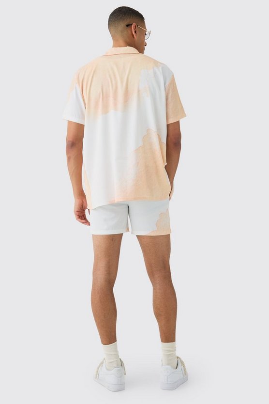 Kurzärmliges Oversize Satin-Hemd & Shorts