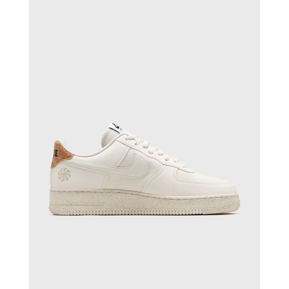 Nike Air Force 1 07 LV8 Next Nature DV7184-001 / schwarz
