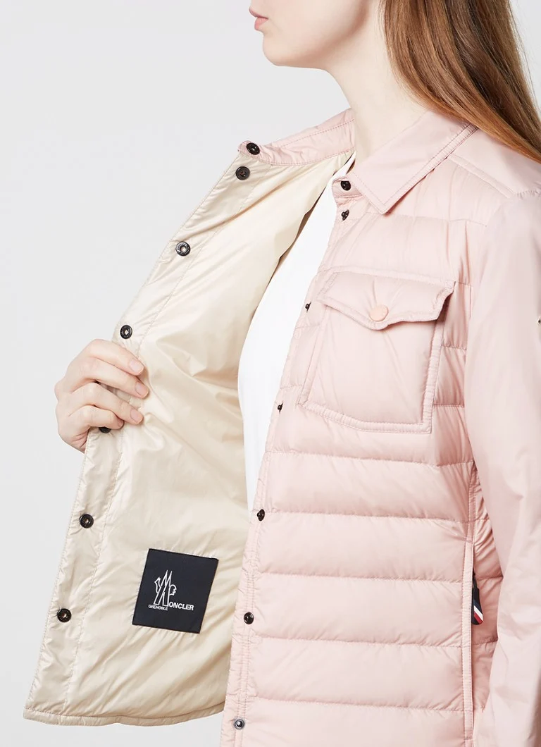 Moncler pūkaina jaka ar dūnu pildījumu un rāvējslēdzēja kabatām