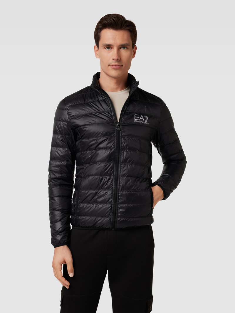 Steppjacke mit Reißverschluss in schwarz