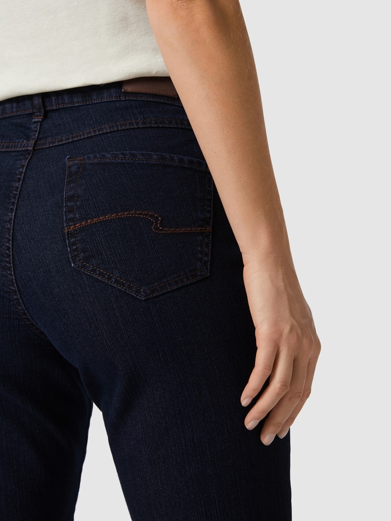 Jeans mit Stretch-Anteil in marineblau