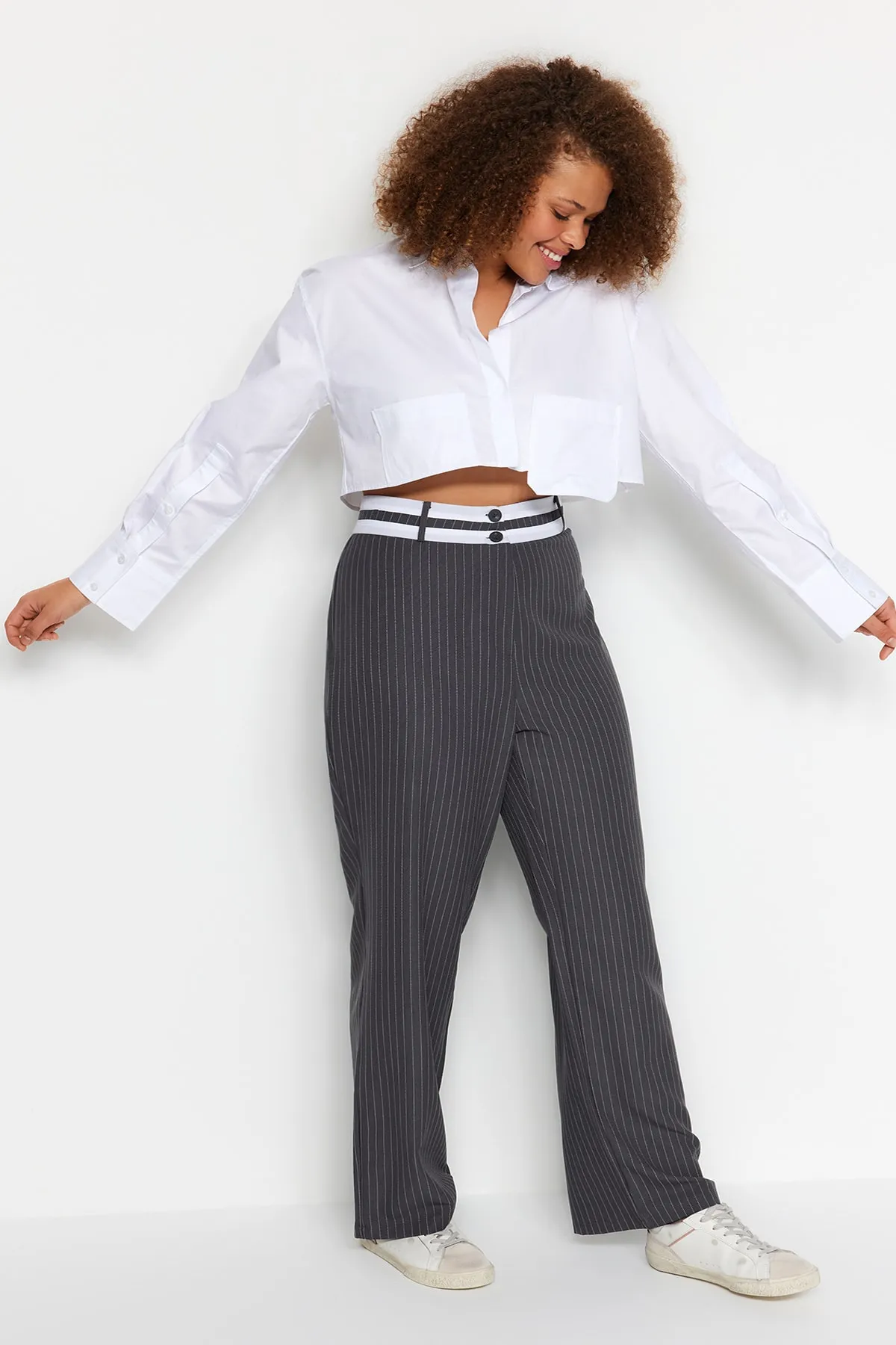 Trendyol Curve  Anthrazitfarbene, gestreifte Webhose TBBSS23AR00032