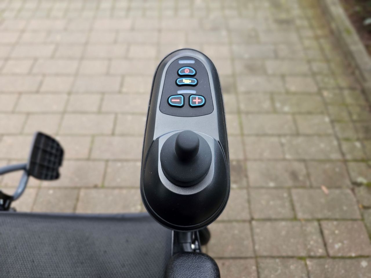 ANTAR Elektrorollstuhl- Premium  AT52321 mit Bluetooth Controller inkl. Radpumpe, Getränkehalter und Regenschirmhalter