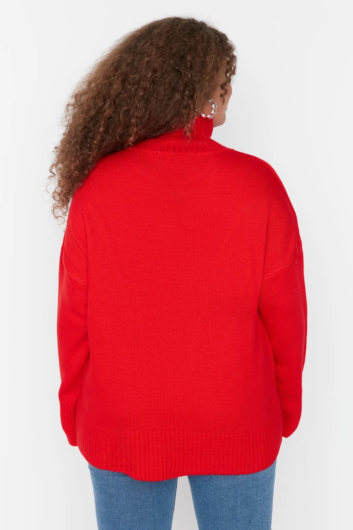 Trendyol Curve  Roter schulterfreier Strickpullover mit Rollkragen