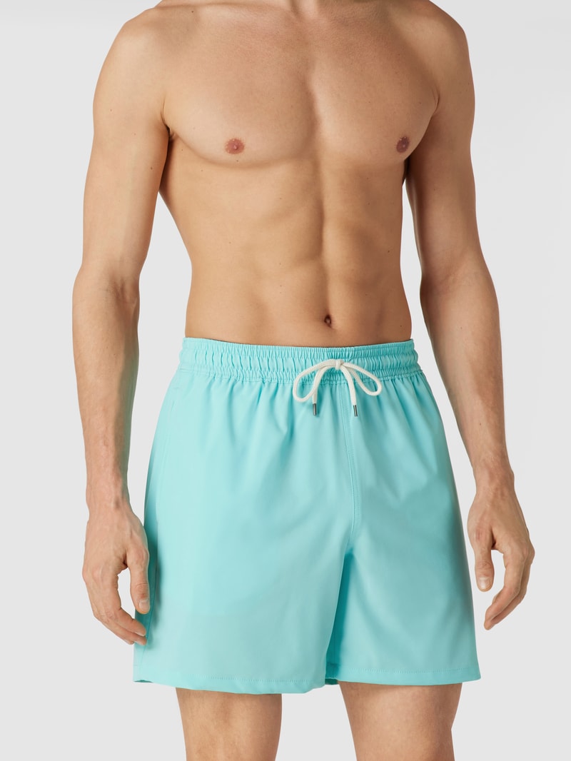 Badehose mit kontrastiven Details in aqua blau