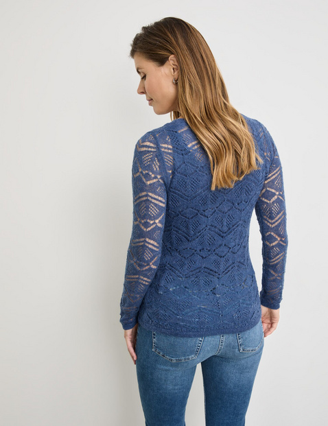 Leichter Pullover in Ajourstrick