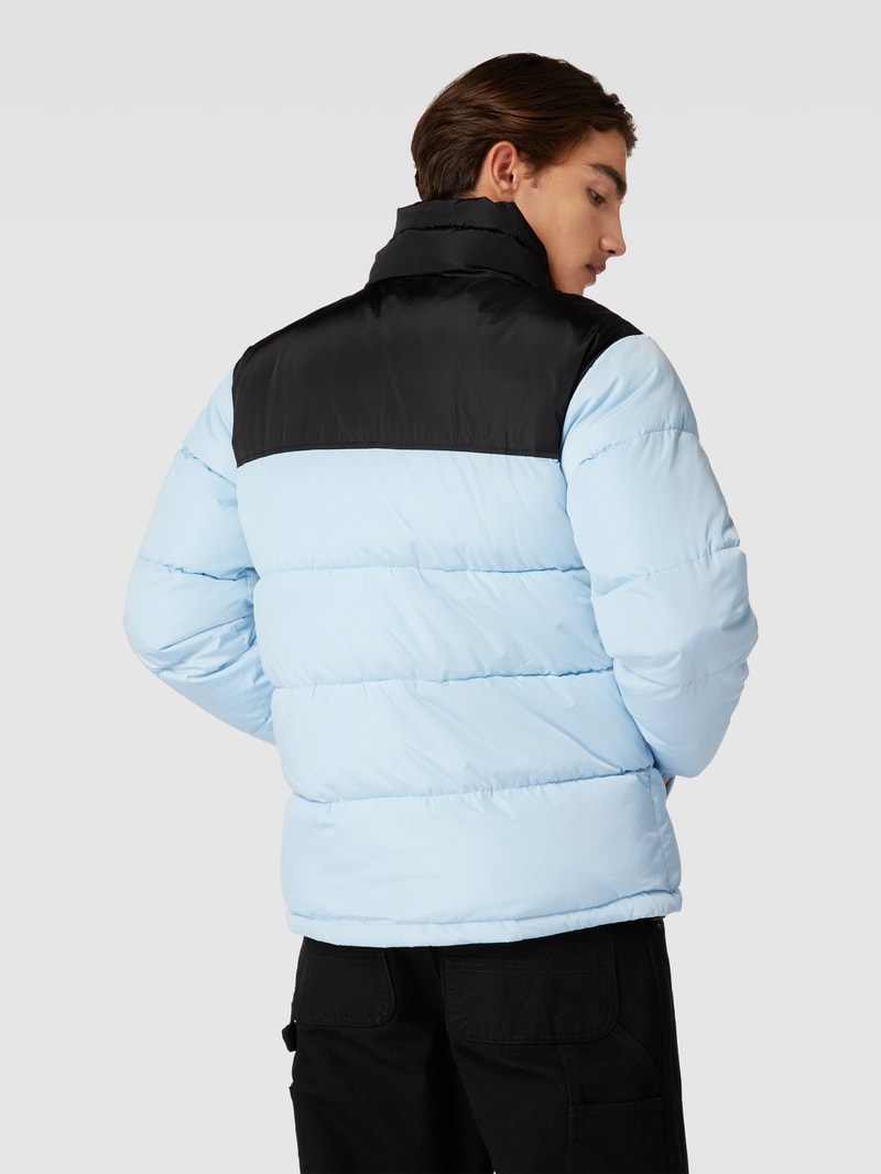 Steppjacke mit Label-Stitching in hellblau