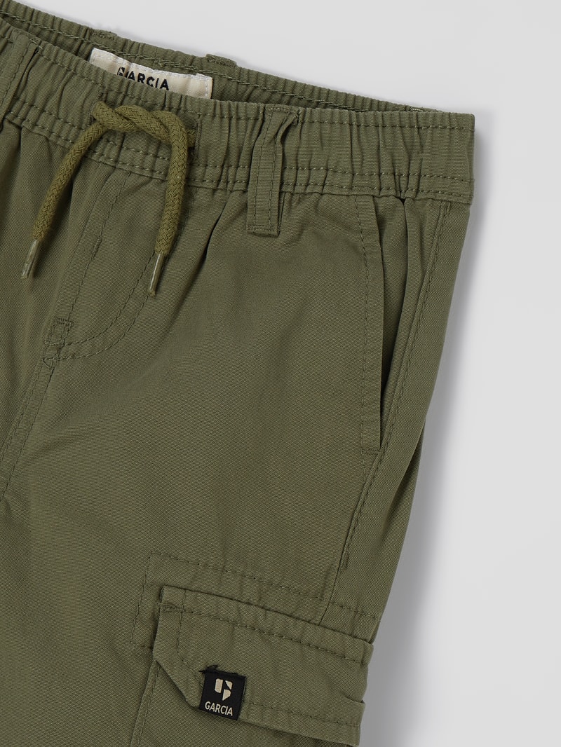 Cargohose mit elastischem Bund in khaki