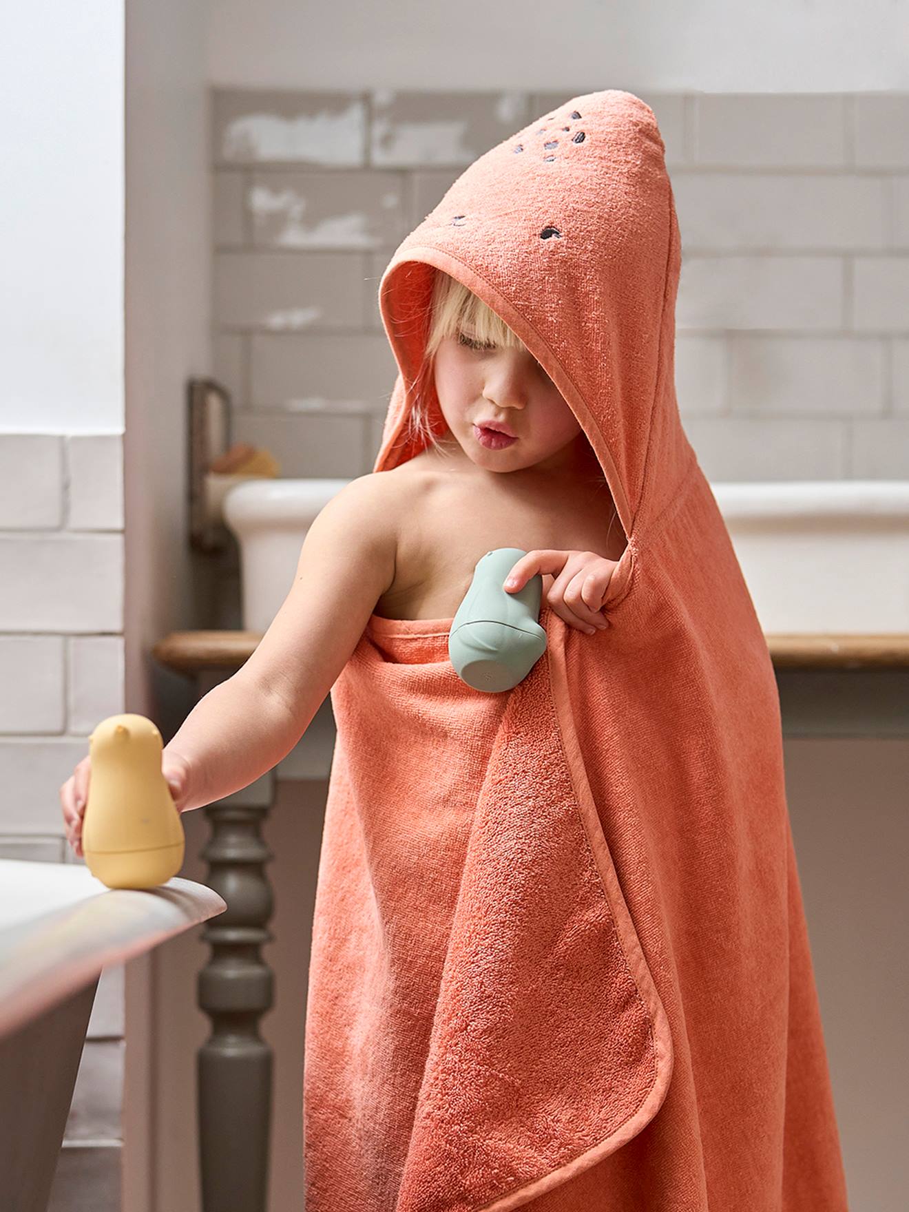 Vertbaudet Baby & Kinder Kapuzenbadetuch mit Recycling-Baumwolle - grün