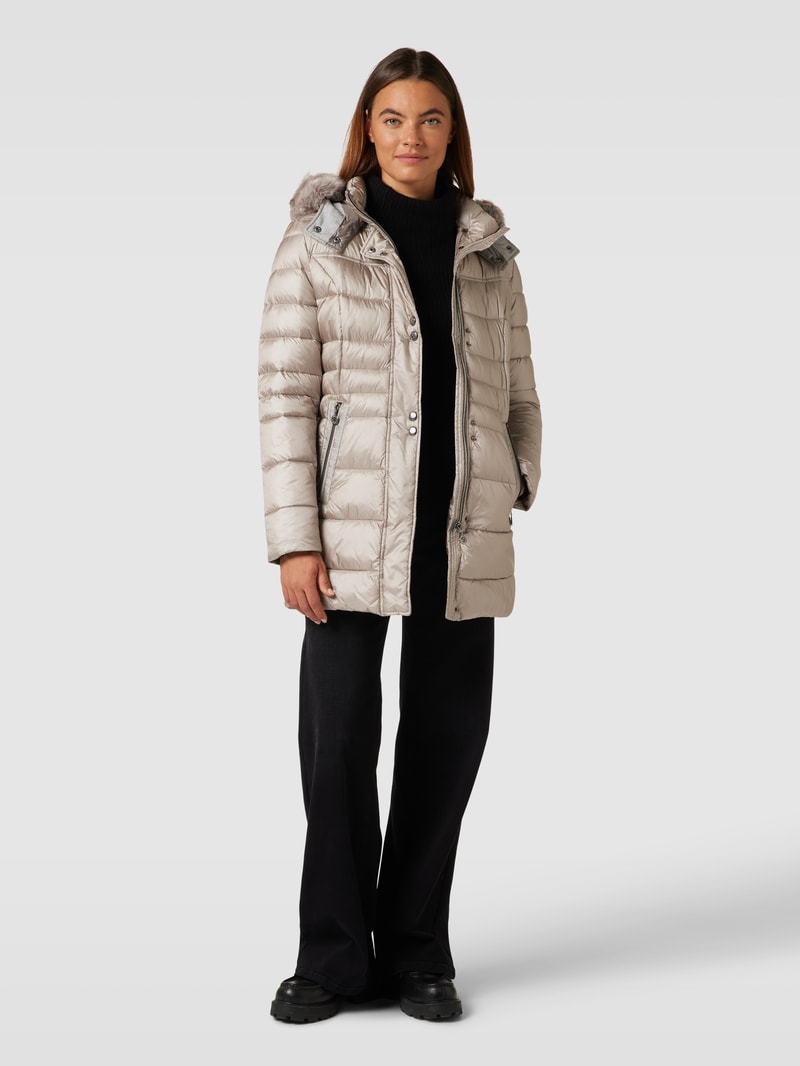 Steppjacke mit Kapuze in beige