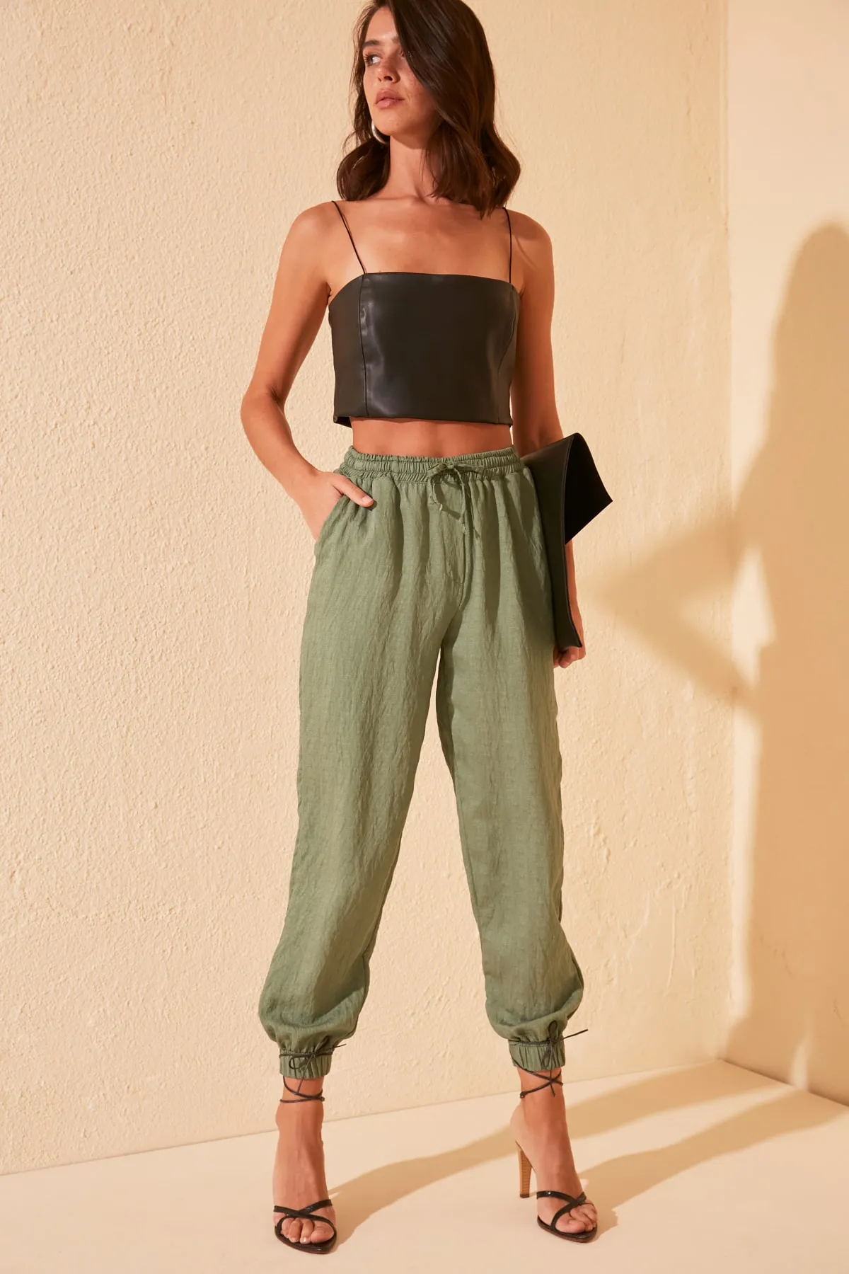 Trendyol Collection  Grüne Jogger-Webhose TWOSS20PL0129