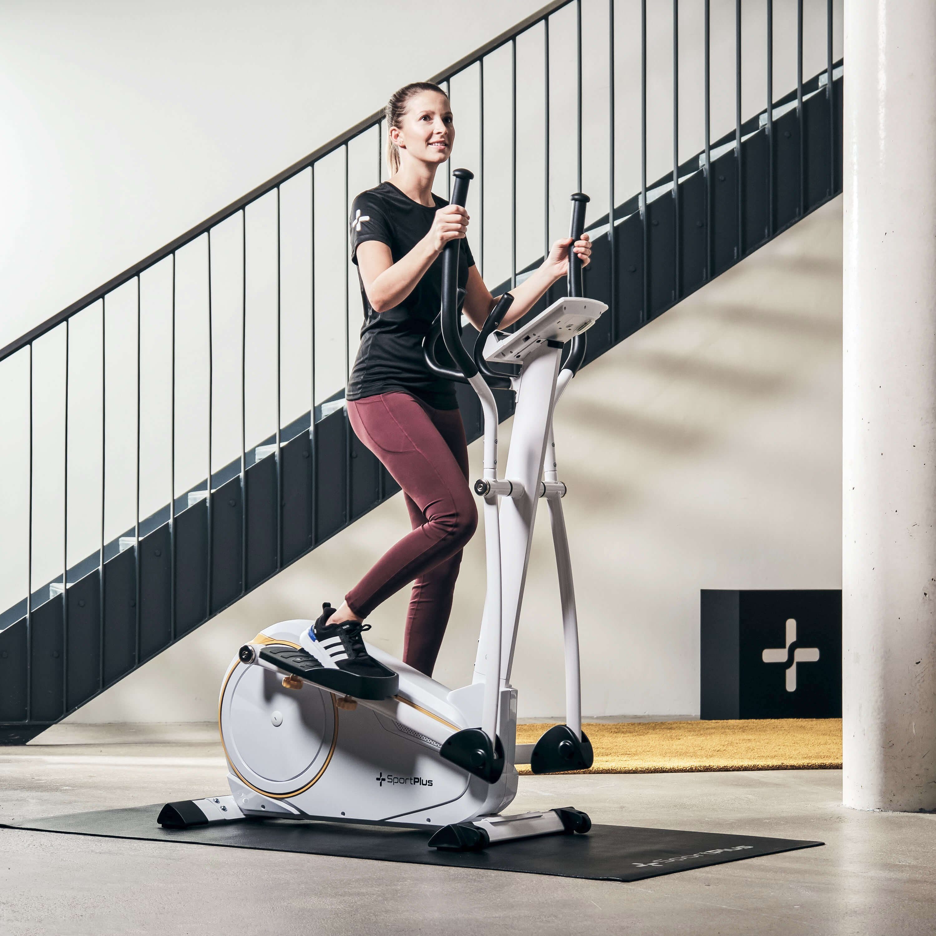 SportPlus Crosstrainer SP-ET-9600-W-iE, Crosstrainer, Ellipsentrainer, 17 kg Schwungmasse, 24 Widerstandsstufen, SP-ET-9600-W-iE
