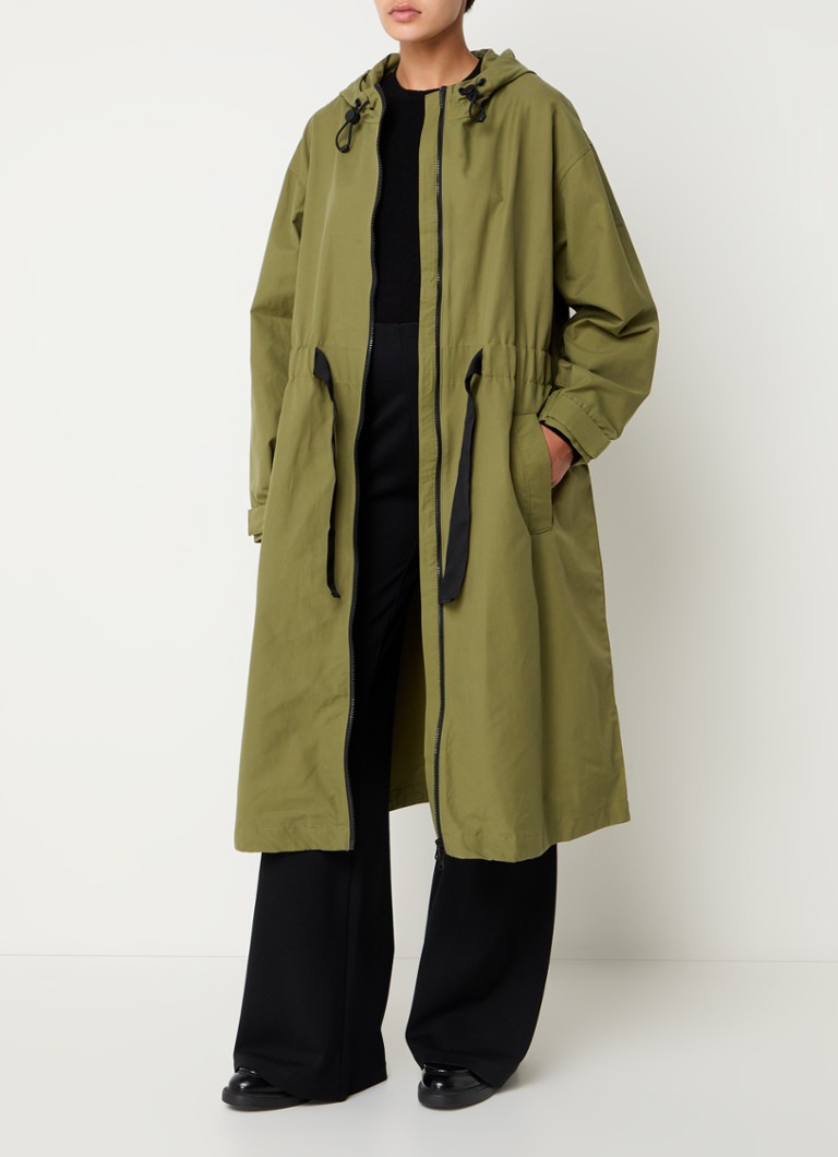 Parka Benetton cu glugă și curea.