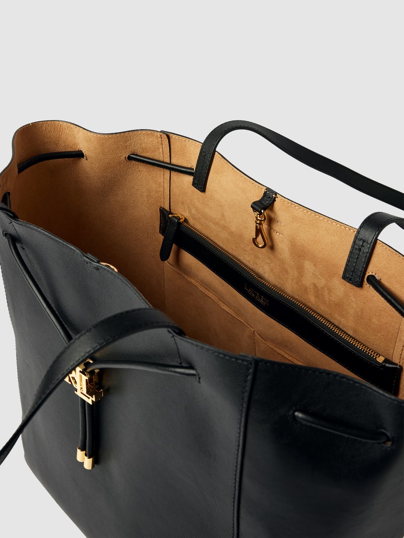Shopper mit Label-Detail in schwarz