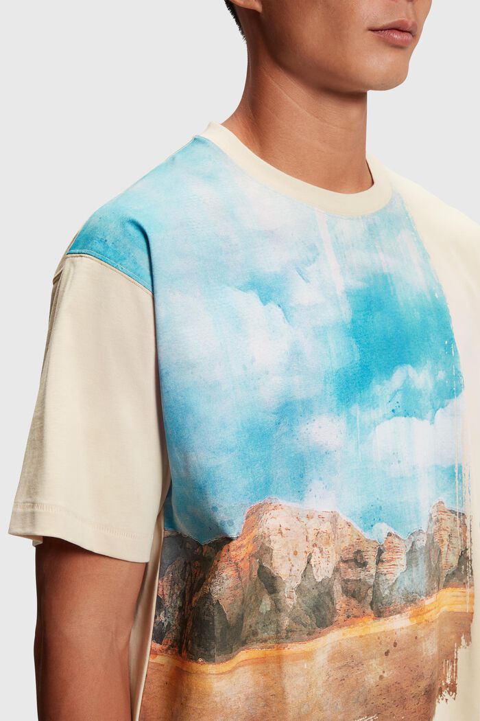 T-Shirt mit digitalem Landschafts-Print vorne