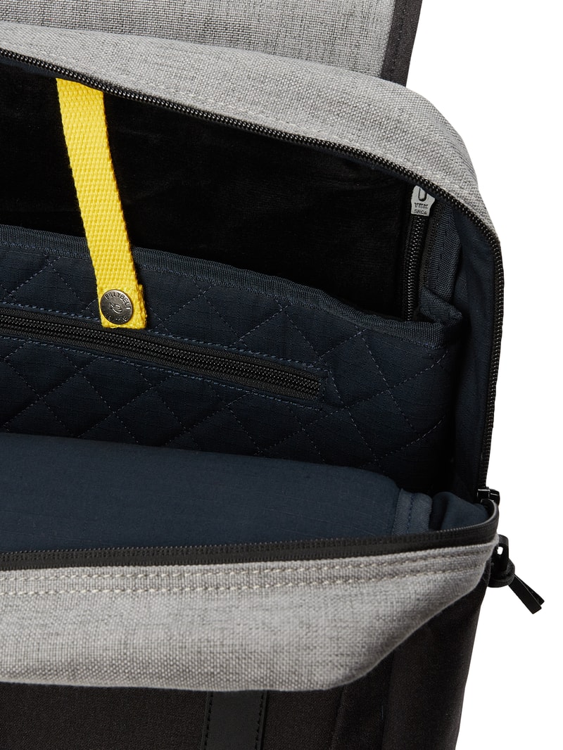 Rucksack mit gepolstertem Laptopfach in schwarz