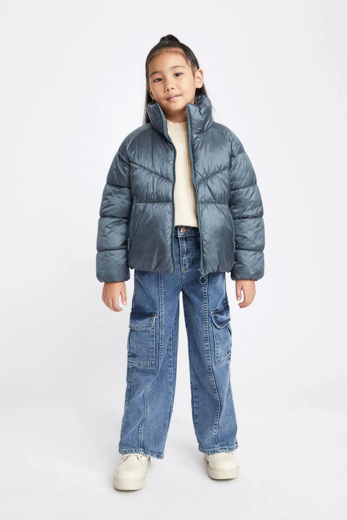 DeFacto  Wasserabweisende Pufferjacke mit Stehkragen und abnehmbaren Ärmeln für Mädchen A0837a823au