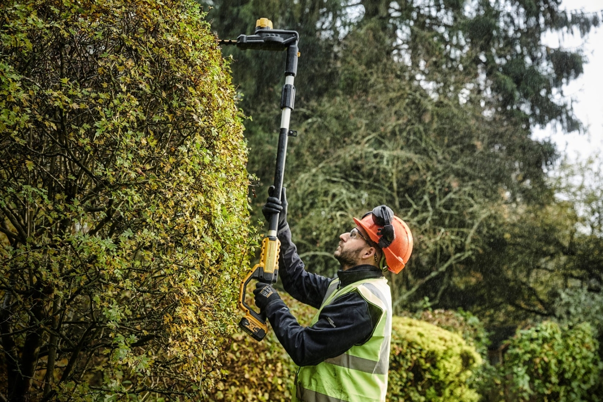 DeWalt DCMPH566P1-QW Бежични тример за живу ограду са дугом петом 18V XR 5.0Ah Li-Ion