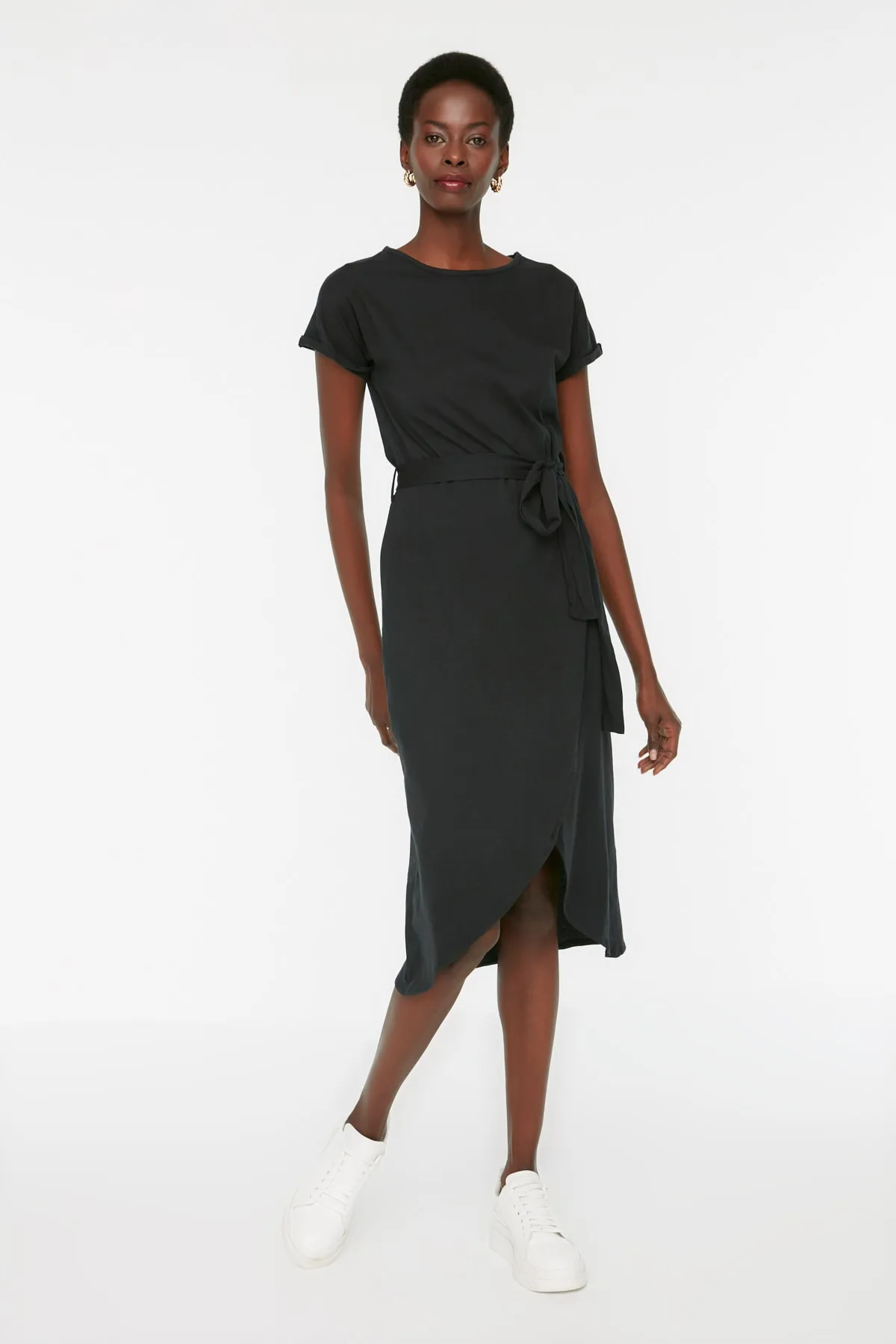 Trendyol Collection  Schwarzes, detailliertes Strickkleid mit Krawatte TWOSS19VG0159