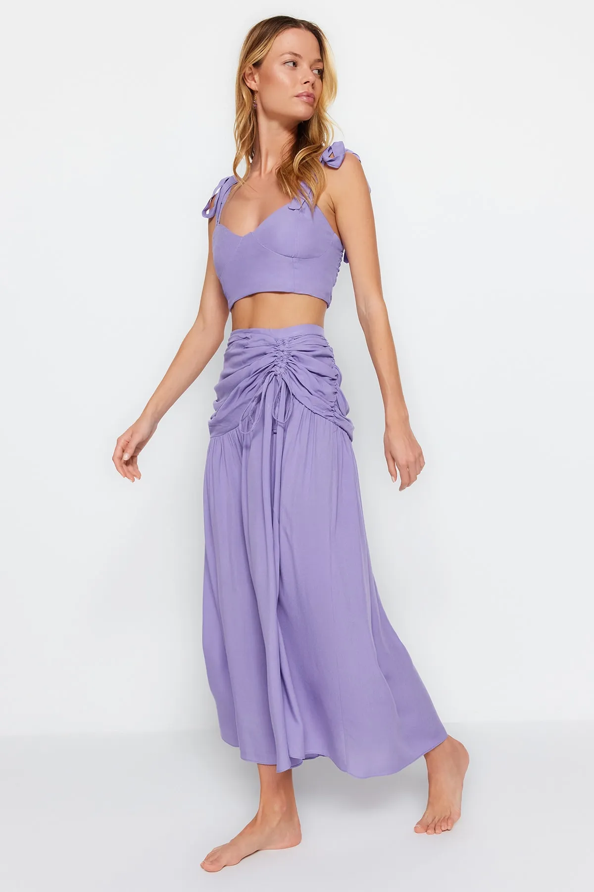 Trendyol Collection  Lilafarbenes, gewebtes Blusen-Rock-Set mit Bindeband TBESS23AU00182