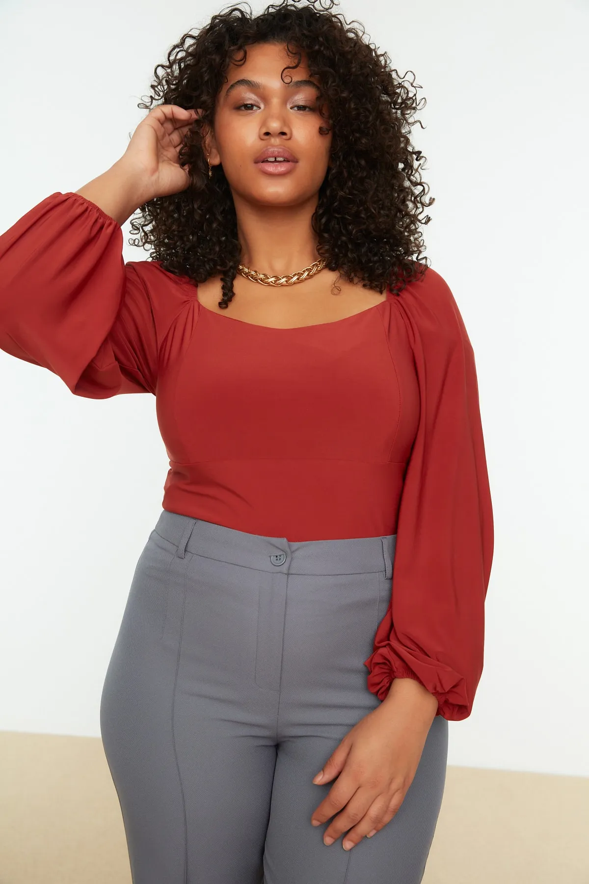 Trendyol Curve  Geflieste Strickbluse mit quadratischem Kragen TBBSS22BZ0372