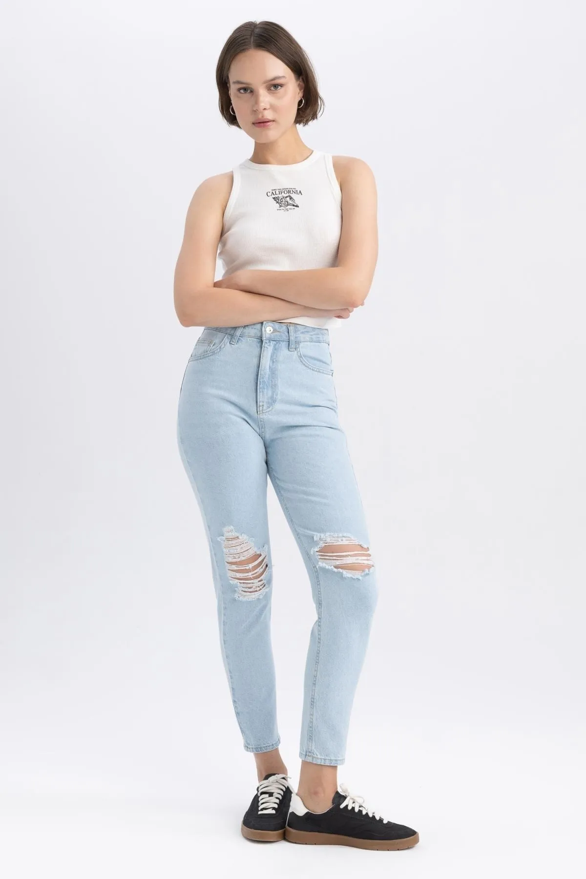 DeFacto  Lina Comfort Fit, hohe Taille, entspannte Passform, leichte, schmale Beinlänge, detaillierte knöchellange Jeanshose mit Rissen