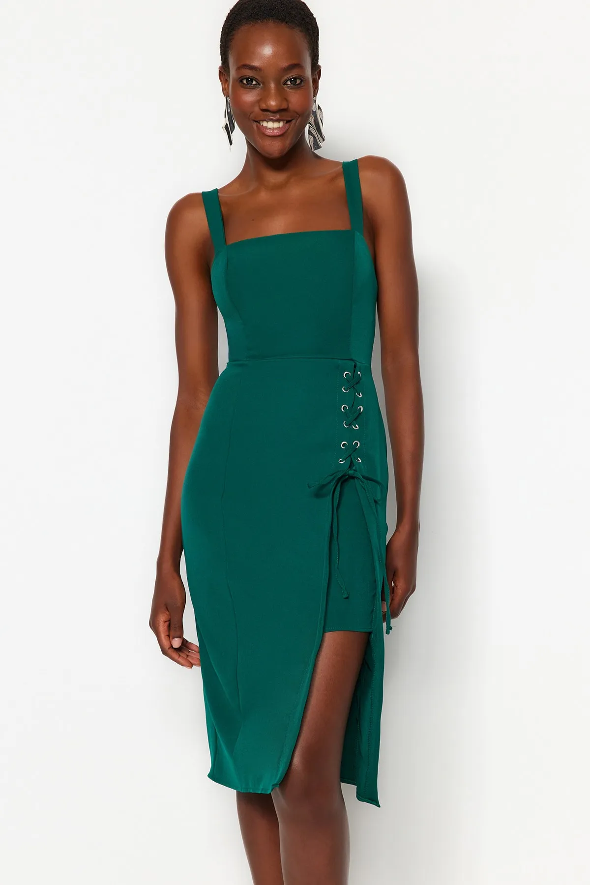 Trendyol Collection  Grünes Midi-Webkleid mit Ösendetail und Schlitz TWOSS19EL0079