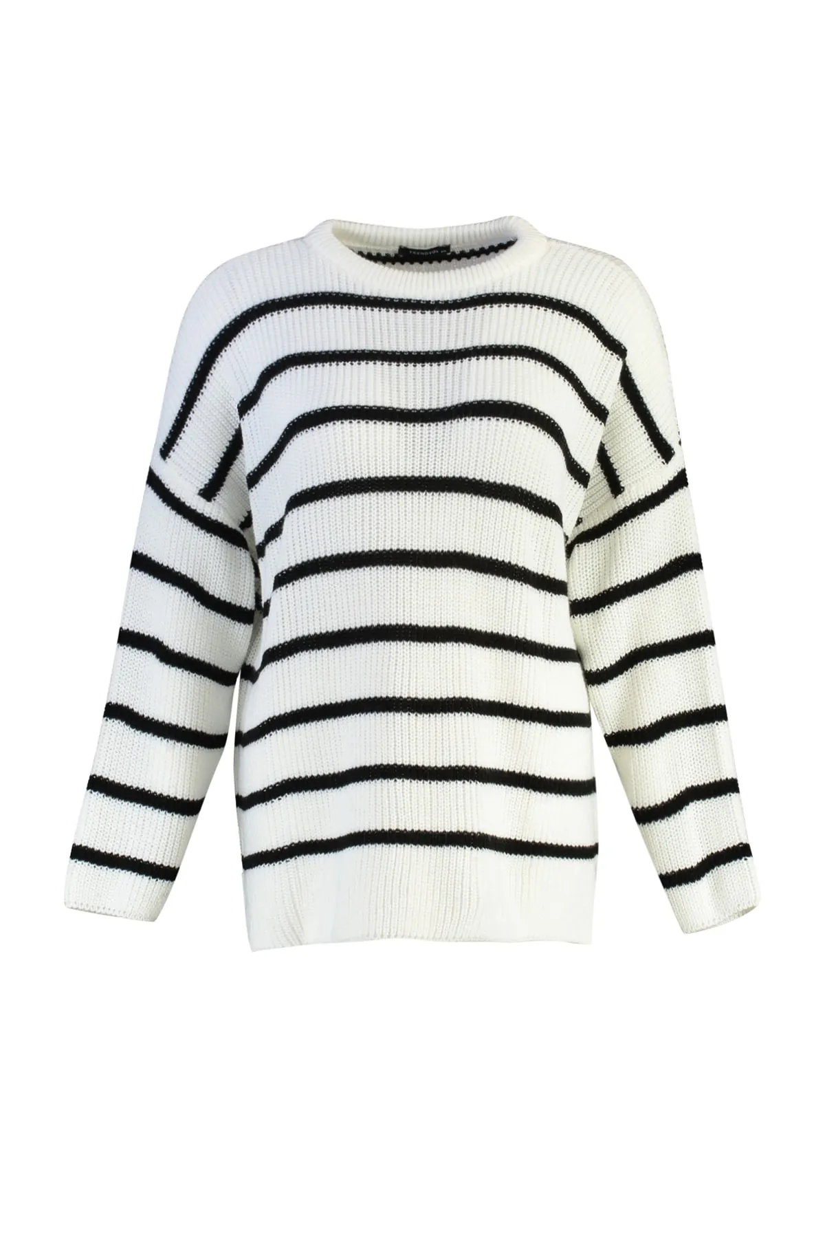 Trendyol Curve  Ecru gestreifter Strickpullover mit niedriger Schulterpartie