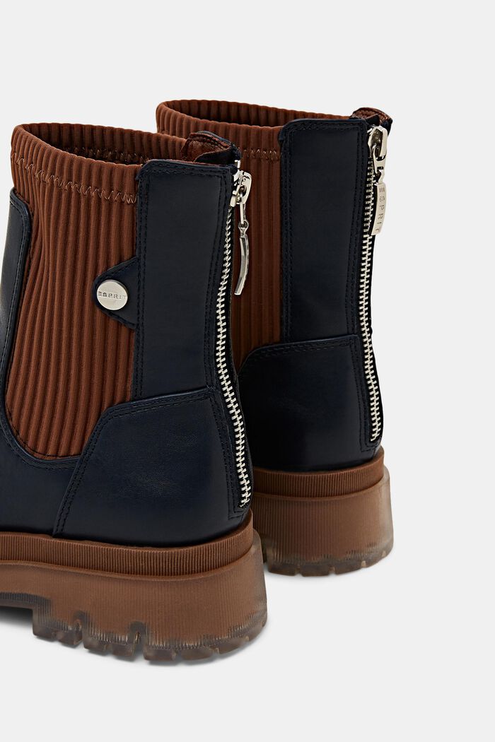 Grobe Boots in Lederoptik