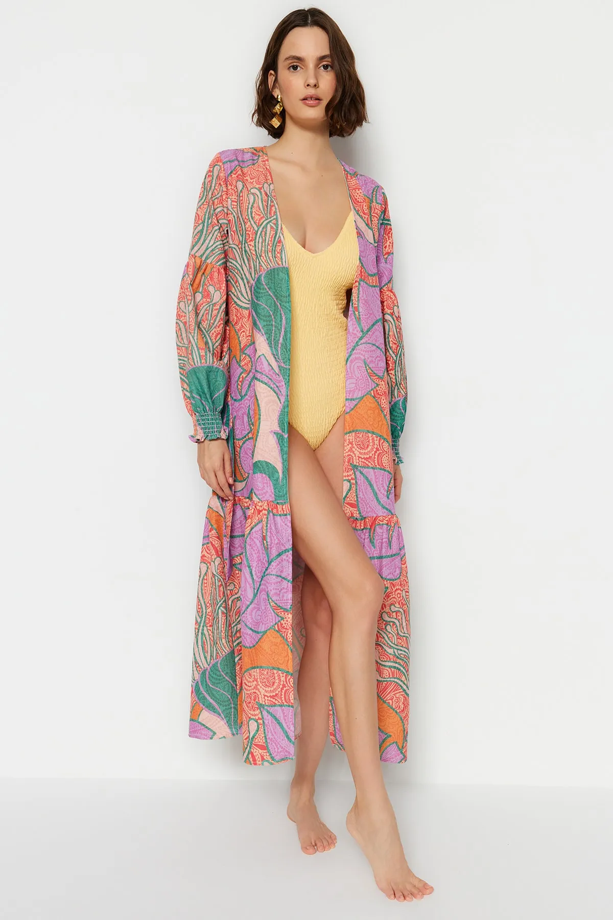 Trendyol Collection  Tropisch gemusterter, gewebter Maxi-Kimono und Kaftan mit Ballonärmeln aus 100 % Baumwolle in Leinenoptik mit Gürtel