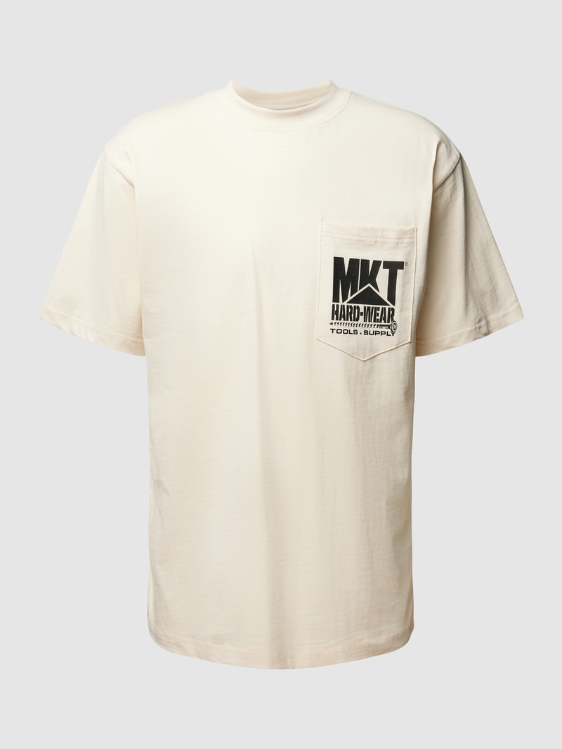 T-Shirt mit Rundhalsausschnitt und Brusttasche in sand