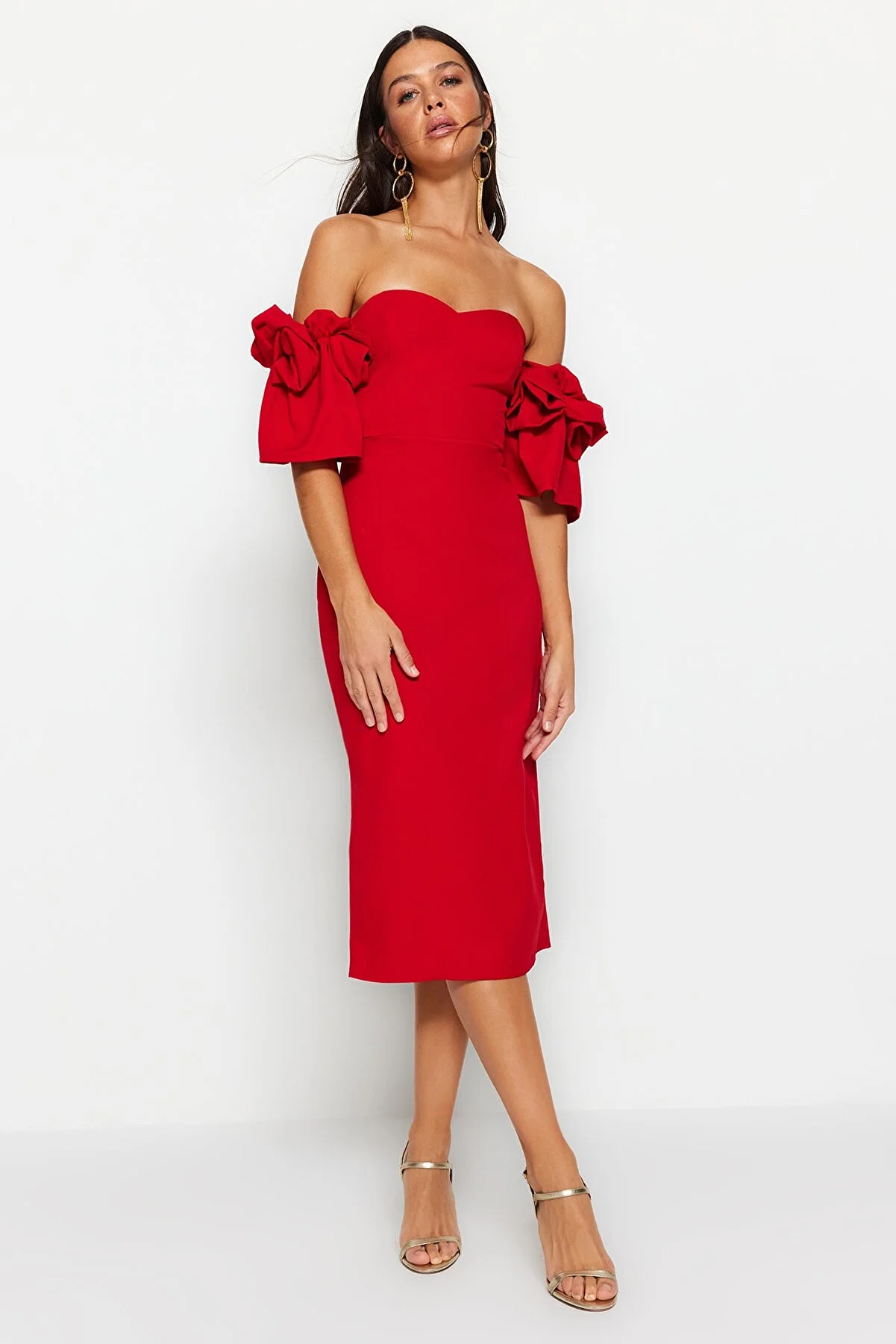 Trendyol Collection  Rotes, tailliertes, gewebtes, gefüttertes Abendkleid TPRSS23EL00541